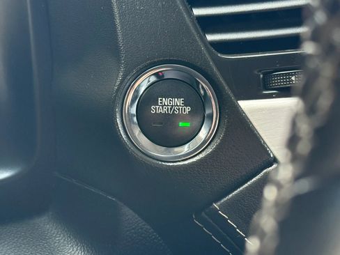 Used 2018 GMC Yukon SLT image 42