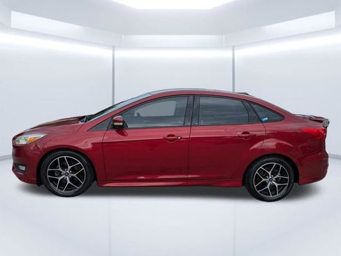 Used 2015 Ford Focus SE w/ SE Sport Package FWD image 7