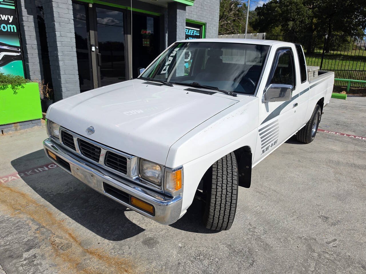 Used 1995 Nissan Pickup XE RWD image 48