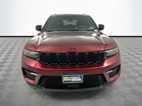 Used 2023 Jeep Grand Cherokee Altitude RWD image 2