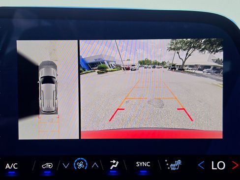 New 2026 Chevrolet Traverse LT w/ Driver Confidence Package FWD image 28