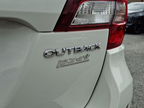 Used 2016 Subaru Outback 2.5i Limited AWD/4WD image 33