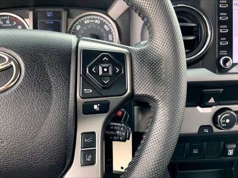 Used 2020 Toyota Tacoma SR5 image 24