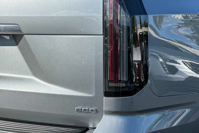 New 2026 Cadillac Escalade Luxury w/ Touring Package AWD/4WD image 29