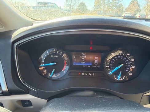 Used 2017 Ford Fusion SE image 14