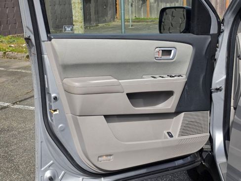 Used 2011 Honda Pilot EX image 25