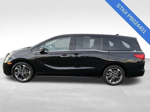 Used 2023 Honda Odyssey Elite image 4