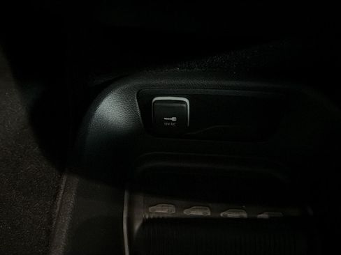 Used 2025 Chrysler Pacifica Select FWD image 33
