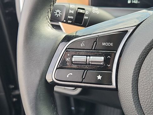 Certified 2024 Kia Seltos EX image 23