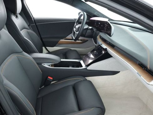 Used 2023 Lucid Air Touring image 24