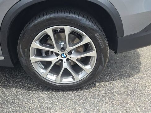 Used 2024 BMW X5 xDrive40i w/ Premium Package AWD/4WD image 48