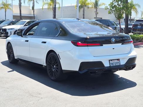 Used 2024 BMW 760i xDrive w/ Executive Package AWD/4WD image 8