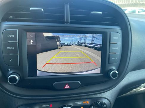 Used 2025 Kia Soul LX w/ LX Technology Package image 22