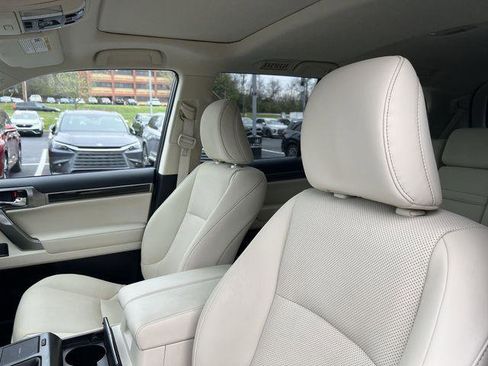 Certified 2023 Lexus GX 460 Premium w/ Premium Package AWD/4WD image 9
