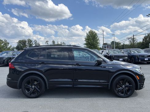 Used 2023 Volkswagen Tiguan SE R-Line FWD image 6