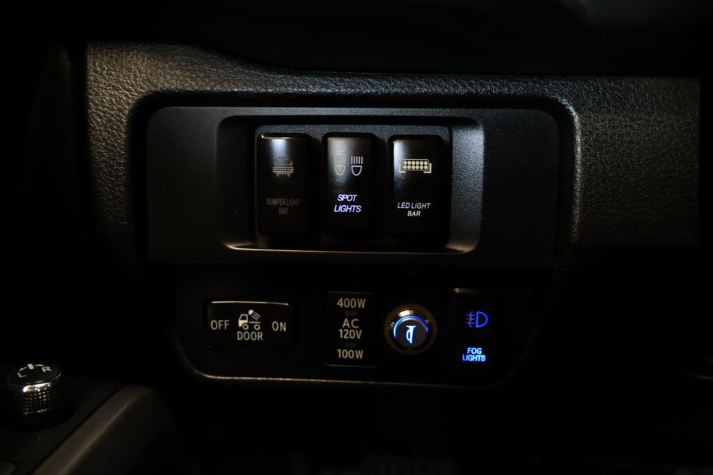Used 2016 Toyota Tacoma TRD Sport AWD/4WD image 30