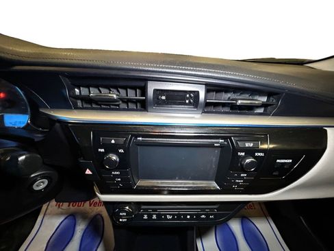 Used 2016 Toyota Corolla LE image 10