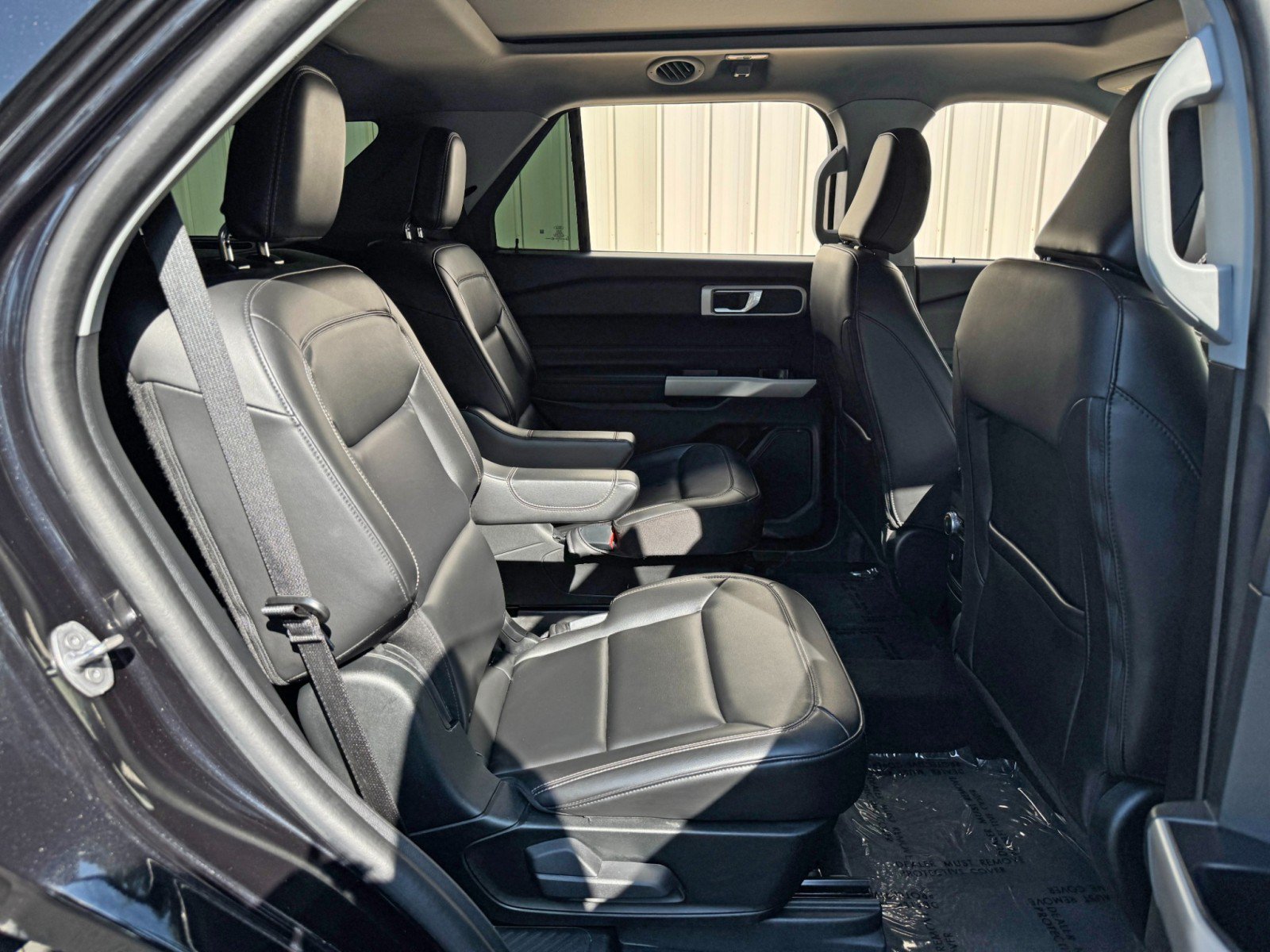 Used 2022 Ford Explorer XLT w/ Equipment Group 202A RWD image 40