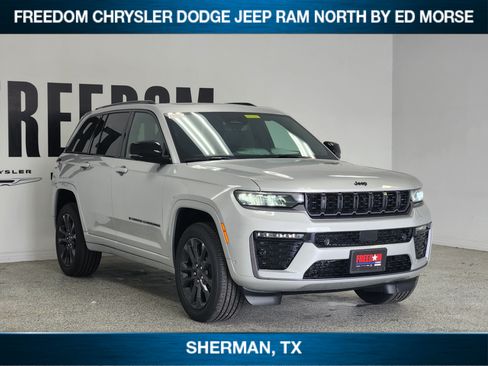 New 2026 Jeep Grand Cherokee Limited AWD/4WD image 2