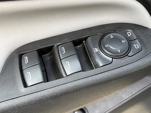 Used 2020 Chevrolet Equinox LT image 17