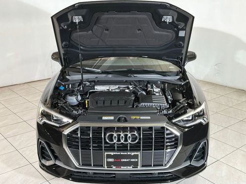 Used 2025 Audi Q3 2.0T Premium w/ Convenience Package image 18
