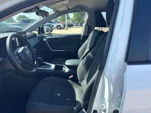 Used 2025 Toyota RAV4 LE AWD/4WD image 11