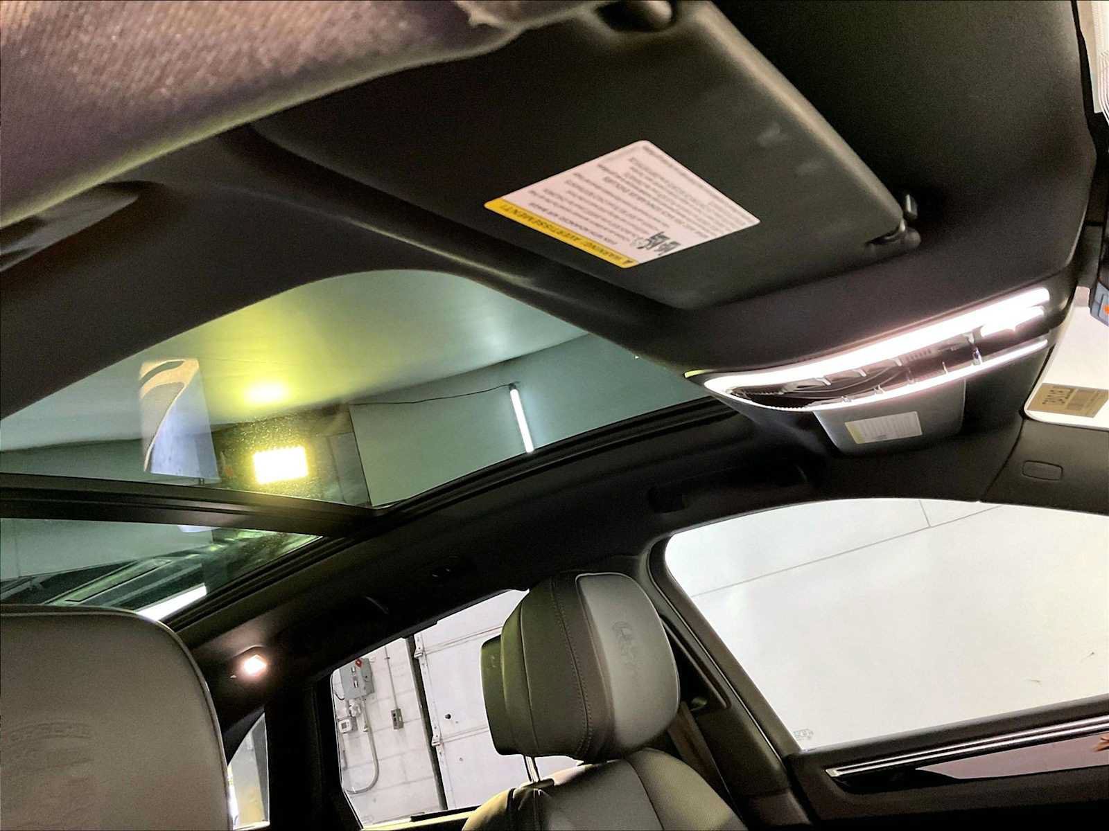 Certified 2022 Porsche Macan AWD/4WD image 20