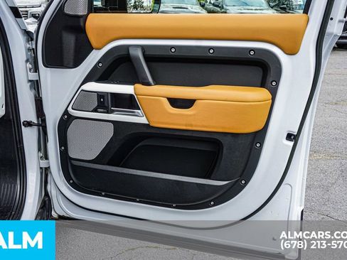 Used 2023 Land Rover Defender 130 SE image 57