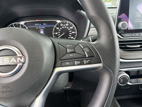 Used 2025 Nissan Altima 2.5 SV FWD image 30