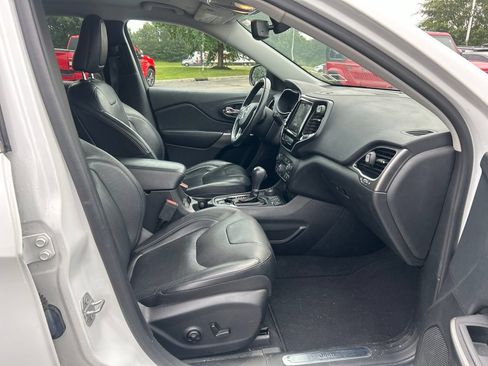 Used 2019 Jeep Cherokee Limited AWD/4WD image 15