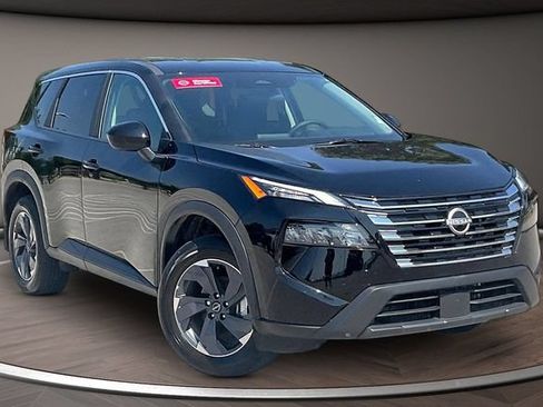 Certified 2026 Nissan Rogue SV FWD image 9