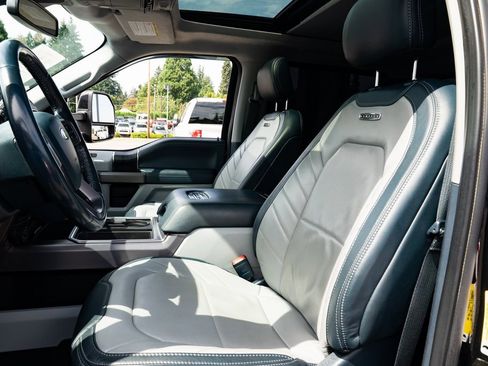 Used 2022 Ford F350 Limited image 17