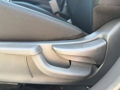 Certified 2025 Nissan Kicks Play S image 19