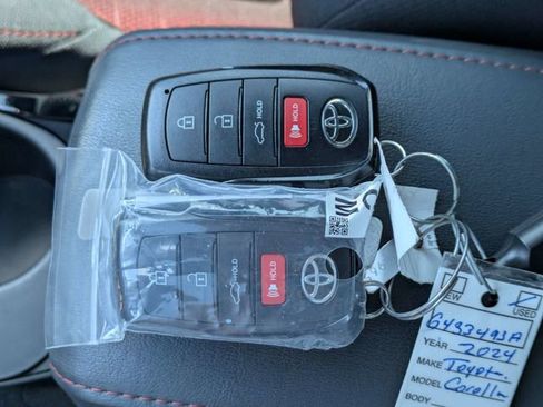 Used 2024 Toyota Corolla SE FWD image 31