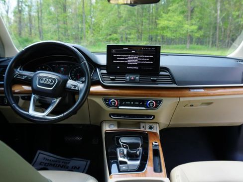 Used 2021 Audi Q5 2.0T Premium w/ Convenience Package AWD/4WD image 18