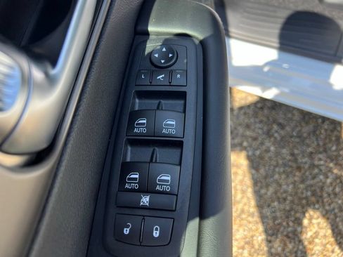 New 2027 Chrysler Pacifica Limited FWD image 26