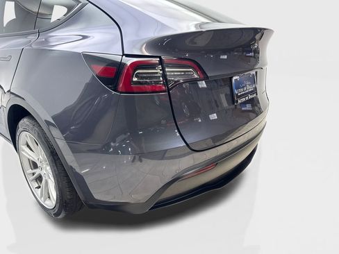 Used 2020 Tesla Model Y Long Range AWD/4WD image 19