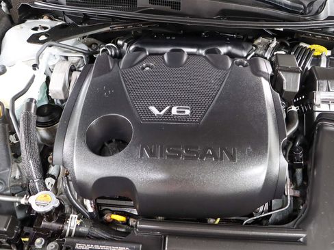 Used 2022 Nissan Maxima SV w/ Floor Mat Group FWD image 28
