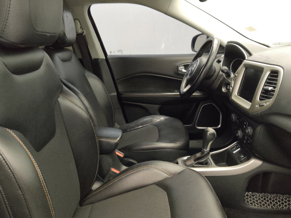 Used 2018 Jeep Compass Latitude w/ Popular Equipment Group FWD image 21