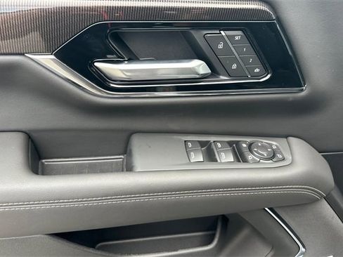 New 2026 GMC Yukon XL Elevation image 11