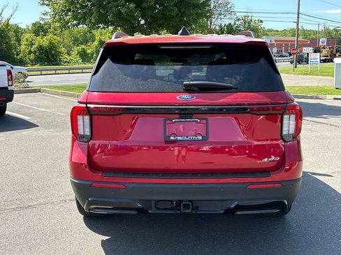 Used 2025 Ford Explorer ST-Line w/ ST-Line Street Pack AWD/4WD image 3