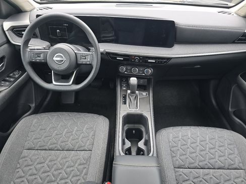 Used 2025 Nissan Kicks SV w/ SV Premium Package AWD/4WD image 20