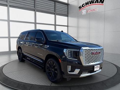 Used 2021 GMC Yukon XL Denali w/ Denali Premium Package AWD/4WD image 2