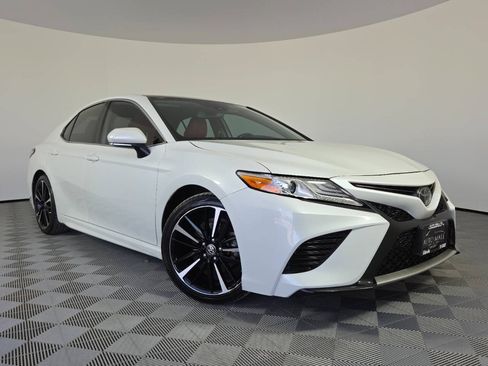 Used 2020 Toyota Camry XSE FWD image 1