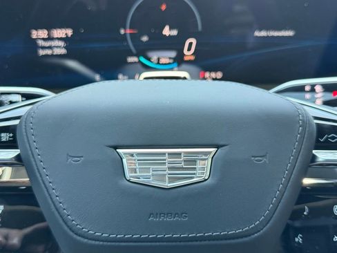 New 2025 Cadillac Lyriq Luxury image 24