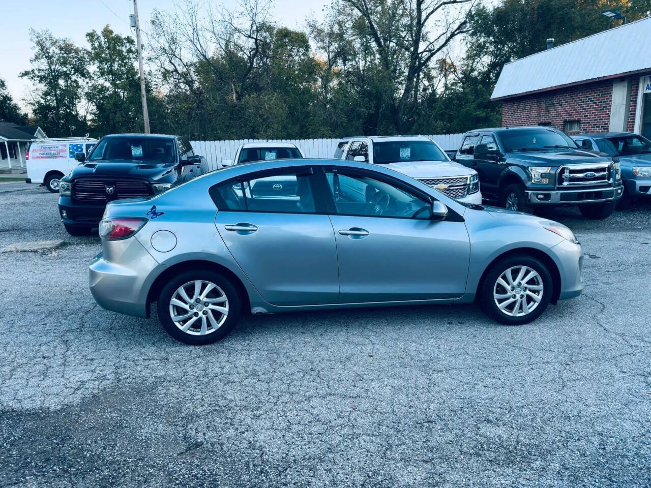 Used 2012 MAZDA MAZDA3 i Touring FWD image 4
