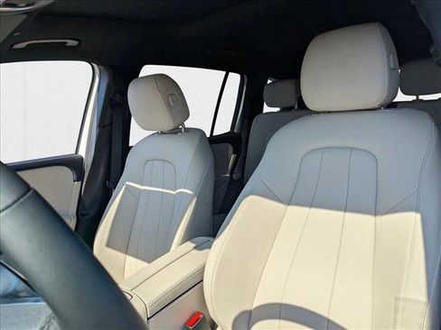 New 2026 Mercedes-Benz GLB 250 4MATIC image 9