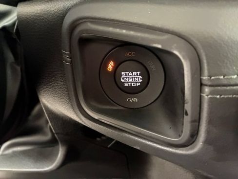Used 2025 Jeep Wrangler Unlimited Sahara AWD/4WD image 24