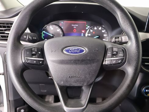 Used 2021 Ford Escape SE image 3
