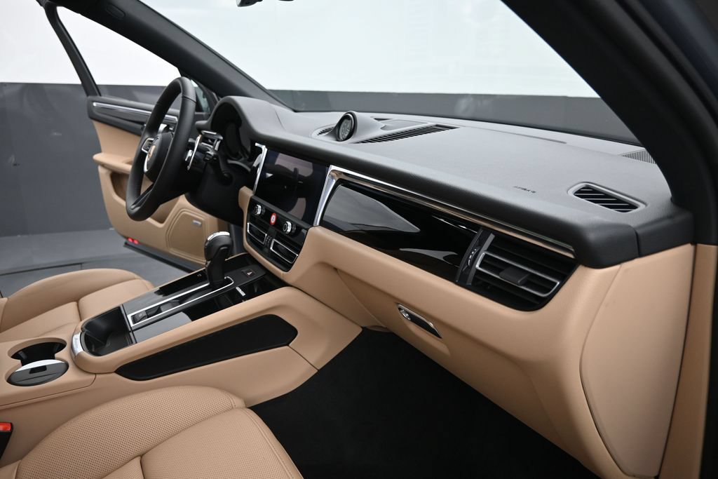 New 2026 Porsche Macan AWD/4WD image 21